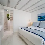 Beautiful Santorini 2 Bedroom Private Pool & Magical Sea Views