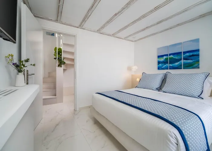 Beautiful Santorini 2 Bedroom Private Pool & Magical Sea Views