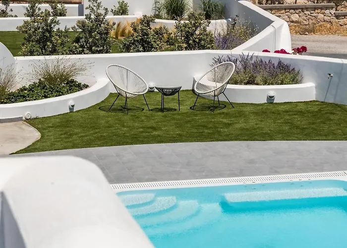 Beautiful Santorini 2 Bedroom Private Pool & Magical Sea Views